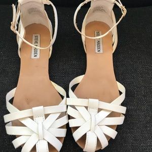 Steve Madden 292 flat sandals